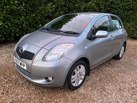 TOYOTA YARIS 1.3 VVT-i TR