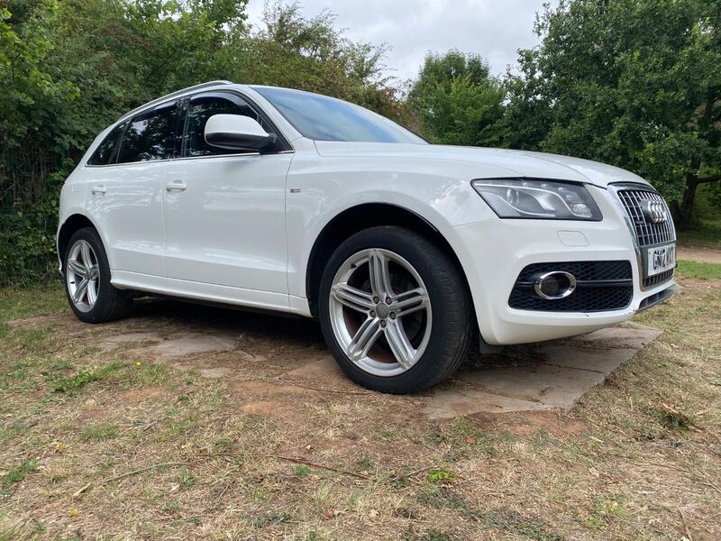AUDI Q5 2.0 TDI S line